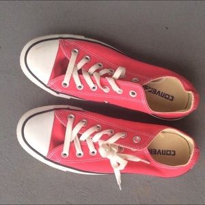 Preloved Fuchsia Converse