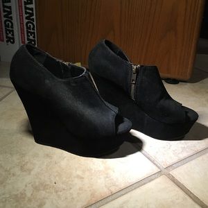 Steve Madden Whisttle wedges