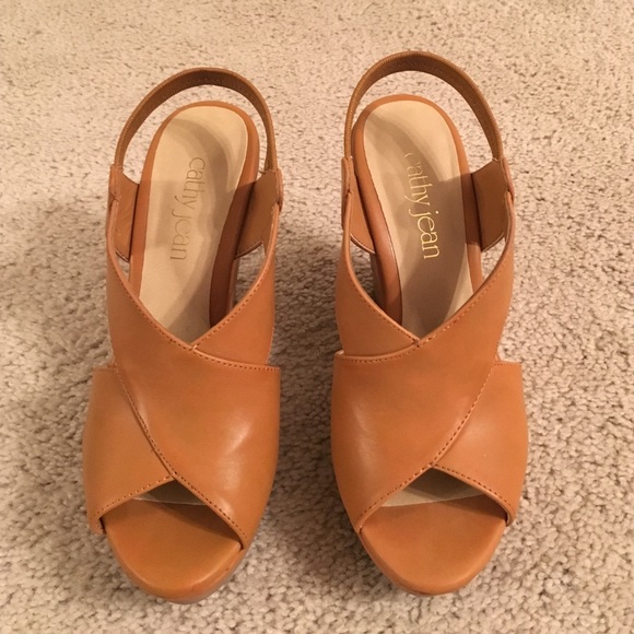5.5 brown wedges.