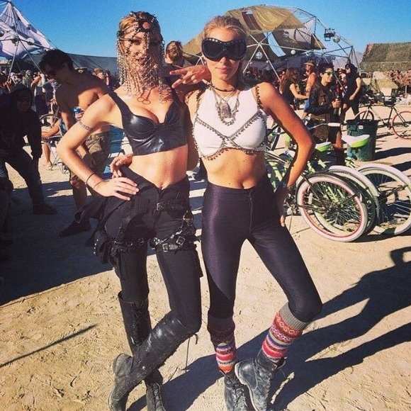 ISO: Festival clothing + accessories - Picture 3 of 3