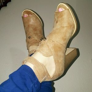 Bundled for @mariafoust! Guess booties & Romper