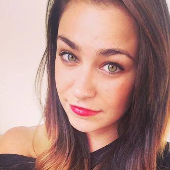 Meet your Posher, Alli - Picture 2 of 2