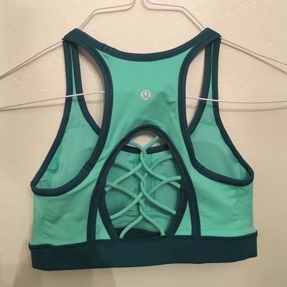 Lululemon sports bra