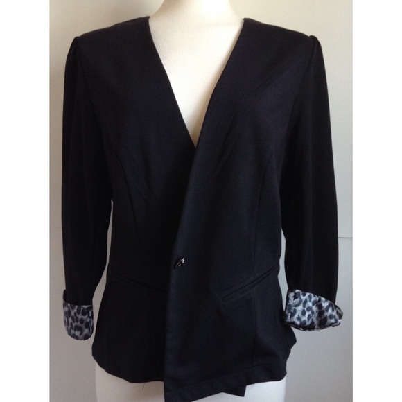 Jackets & Blazers - 1 day sale 💕One button blazer with leopard cuffs