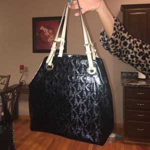 Black Michael kors purse