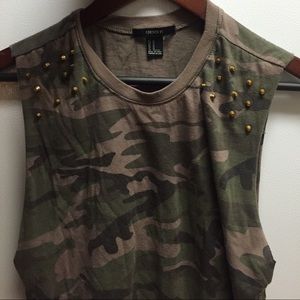 Really cute forever 21 army tee