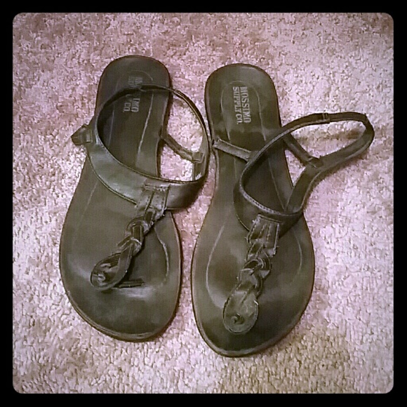 Brown leather sandals