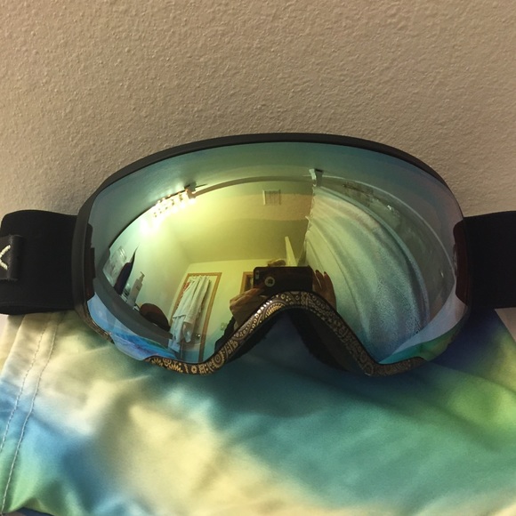 Anon WM1 womens goggles with dual magnetic lens