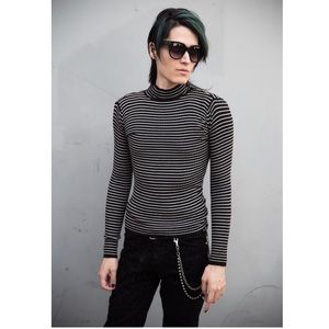 Rue21 Sweaters - 🆕Super stretchy Longsleeve Mockneck Longsleeve S Rue21 Sweaters - 🆕Super stretchy Longsleeve Mockneck Longsleeve S