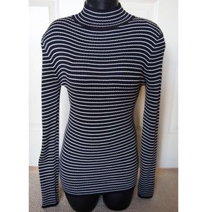 Rue21 Sweaters - 🆕Super stretchy Longsleeve Mockneck Longsleeve S Rue21 Sweaters - 🆕Super stretchy Longsleeve Mockneck Longsleeve S