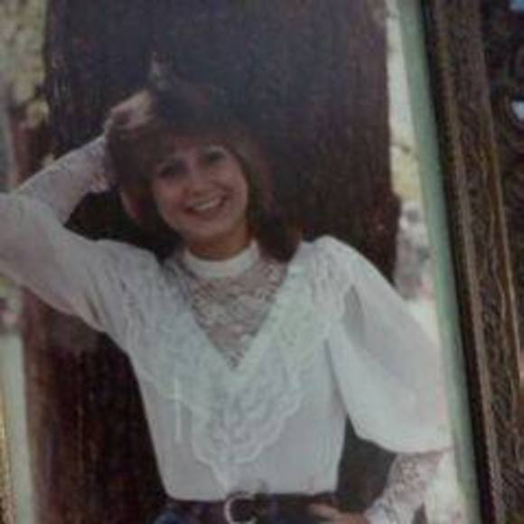 Meet your Posher, Cindy - Picture 1 of 1