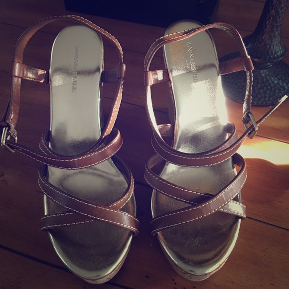 New w/out tags Banana Republic wedges