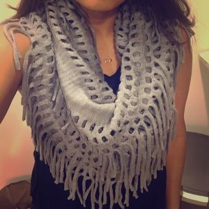 Fringe circle scarf