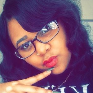 Meet your Posher, Deidra