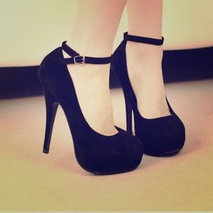 ❣Mary Jane Black Pumps❣