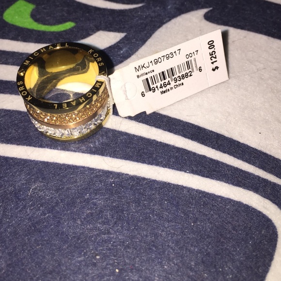 Michael Kors super cute ring!