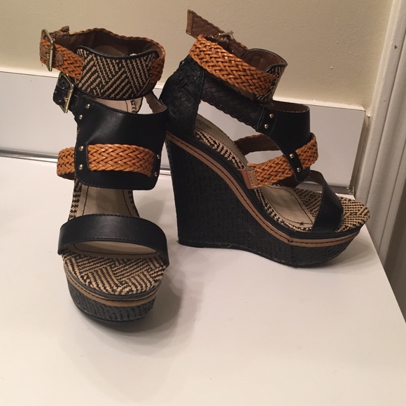 Final SALE 💋Perfect summer wedges