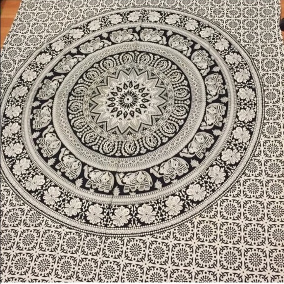 Urban Outfitters Other - Black and white tapestry