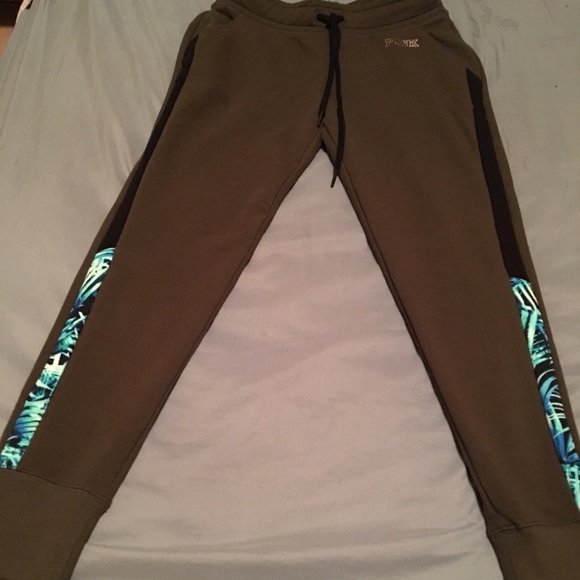 NWOT vs pink pants