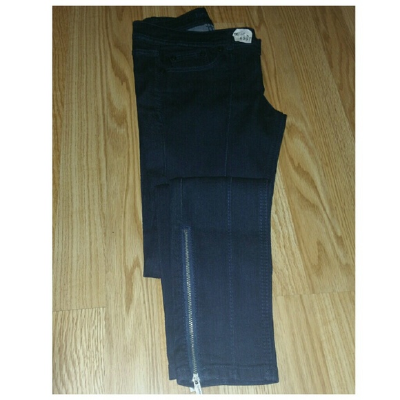 Jeans - Picture 2 of 2