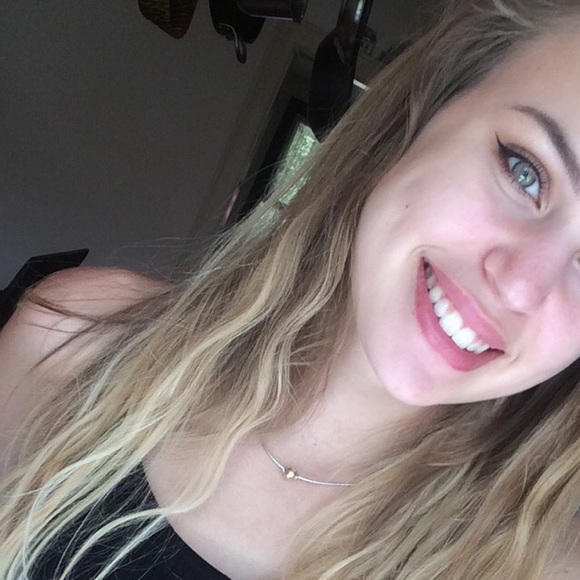 Meet your Posher, Paige - Picture 3 of 3