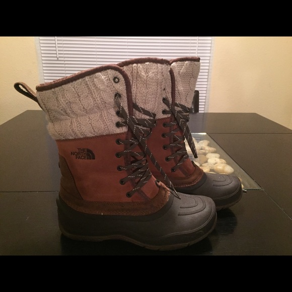 North face lace winter boots 😍😍