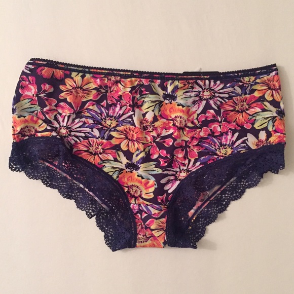 6 Lace Trim Sateen Panties - Picture 3 of 4