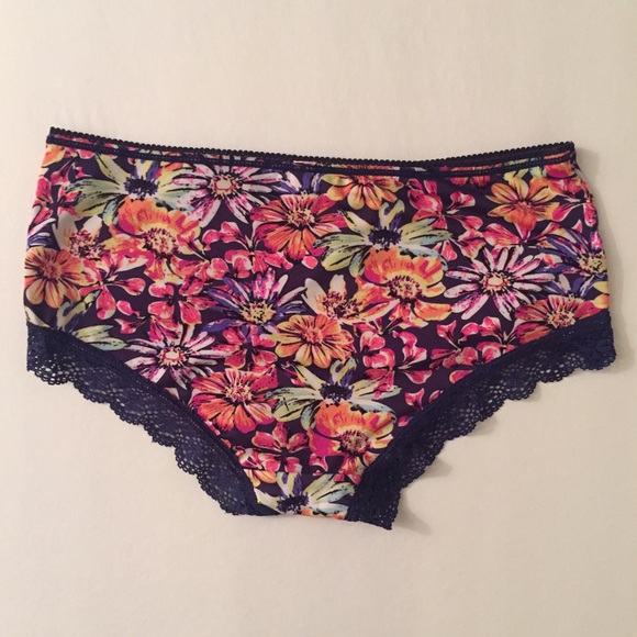 6 Lace Trim Sateen Panties - Picture 4 of 4