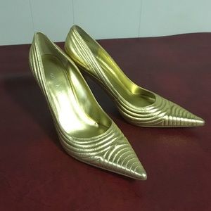 Nine West Gold Pumps-NWOT