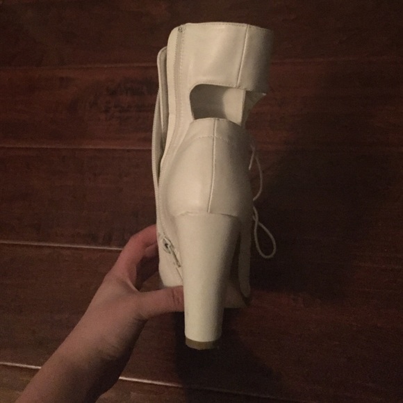 heels - Picture 2 of 3