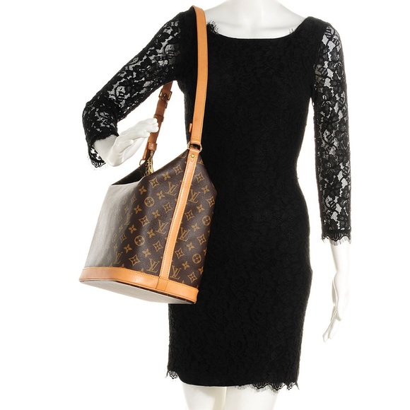 Louis Vuitton - Picture 2 of 4