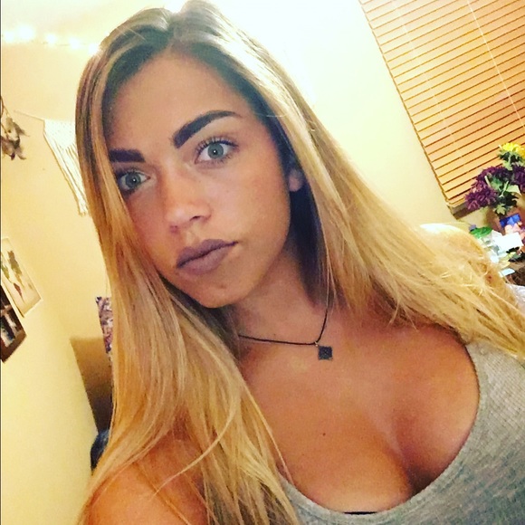 Meet your Posher, Melissa - Picture 2 of 4