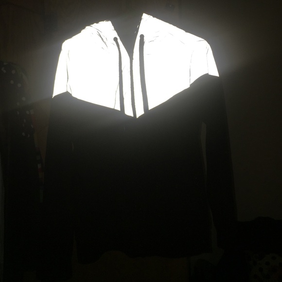 Carbon reflective jacket