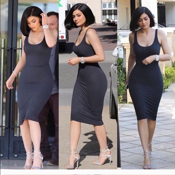 Dresses & Skirts - ⚫️1 more Left⚫️Scooped blue dress