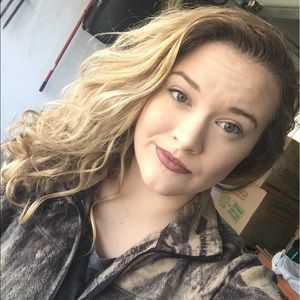 Meet your Posher, Julianna