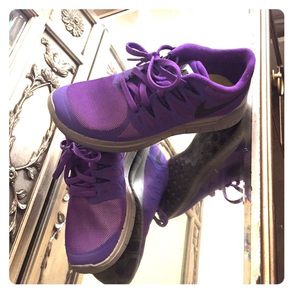 NIKE PURPLE RUNNING SHOES!