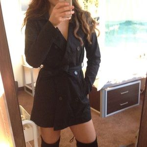 Black double tie black buttoned trench coat