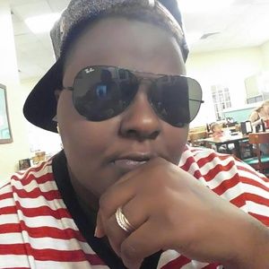 Meet your Posher, Yolanda