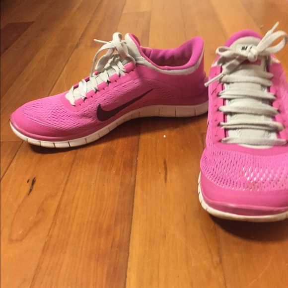 Nike tennis shoes
