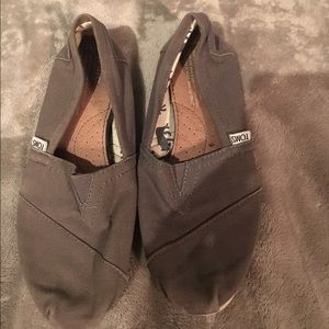 Toms