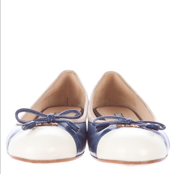 ⛔️SOLD⛔️Prada Cap toe Bicolor Ballerina Flats - Picture 2 of 4