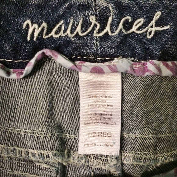 💖 Super Cute Ripped Denim Shorts 💖 - Picture 2 of 3