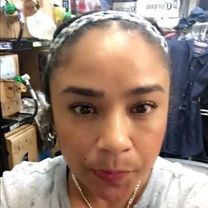 Meet your Posher, Ofelia