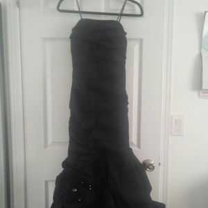 Long black mermaid style dress