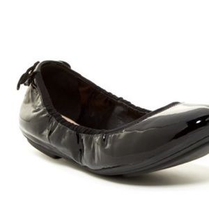 COLE HAAN FLATS