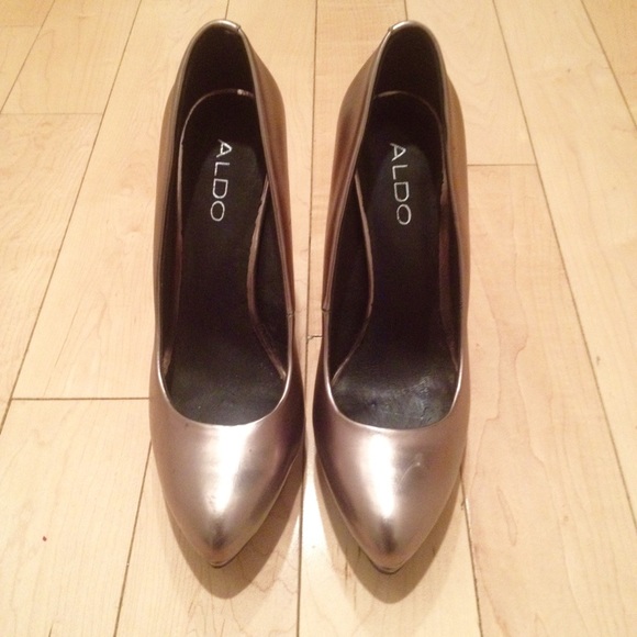 ALDO Metallic heels!