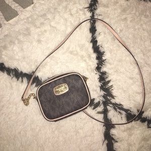 Michael kors cross body