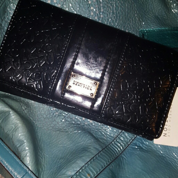 💋💄FinalSALE💄Black Leather Kenneth Cole wallet - Picture 1 of 3