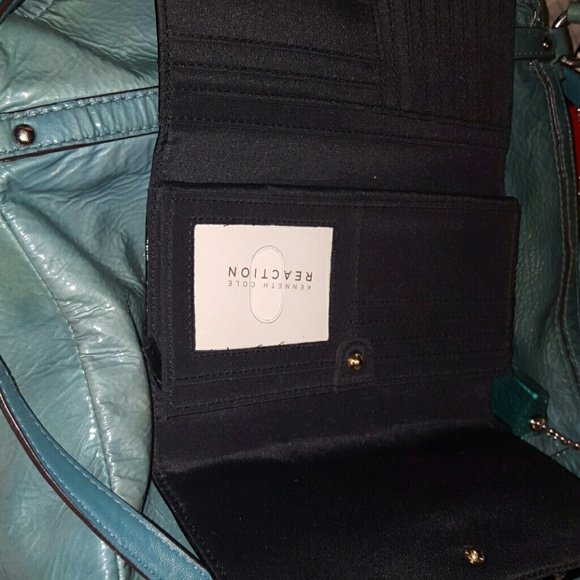 💋💄FinalSALE💄Black Leather Kenneth Cole wallet - Picture 2 of 3