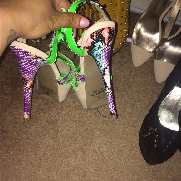Color Block Heels - Picture 3 of 4